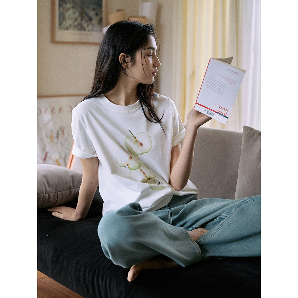 法式气质白色印花圆领短袖t恤女夏季氛围感宽松休闲通勤正肩上衣