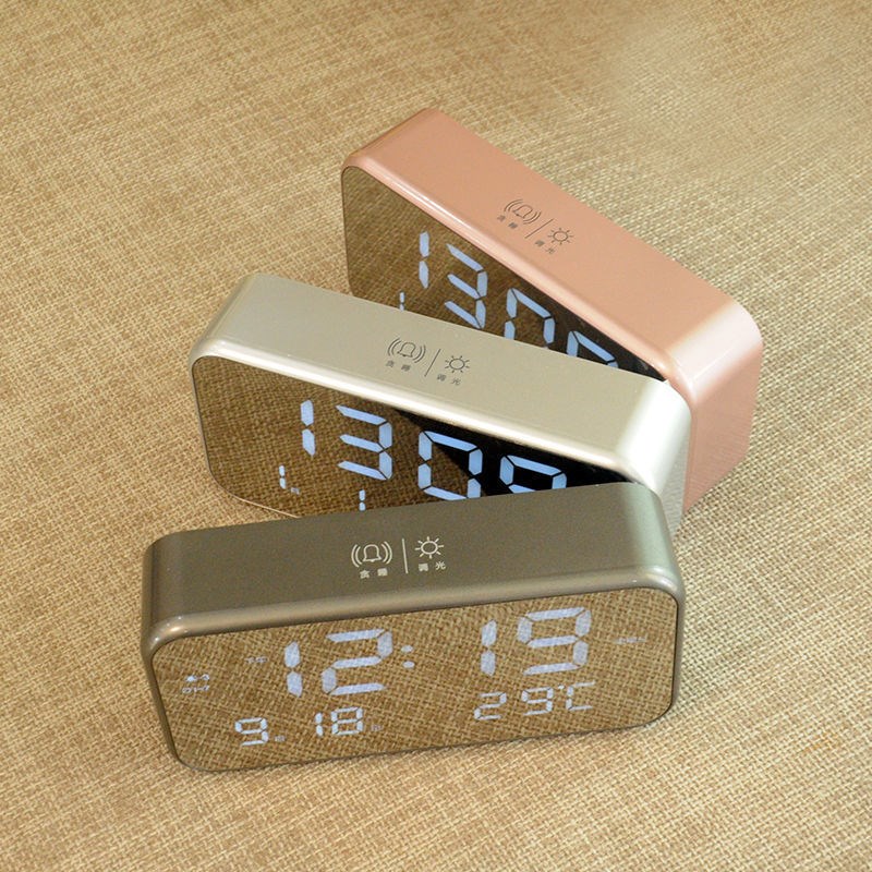 充电闹钟智能电子时钟表学生用静音夜光床头超大声音数字台式l1s