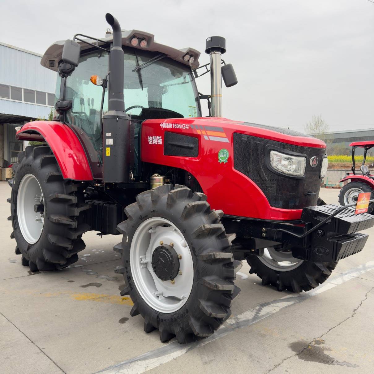 大型四驱驾驶室四轮拖拉机农用水旱两用柴油深耕犁地大后桥旋耕机