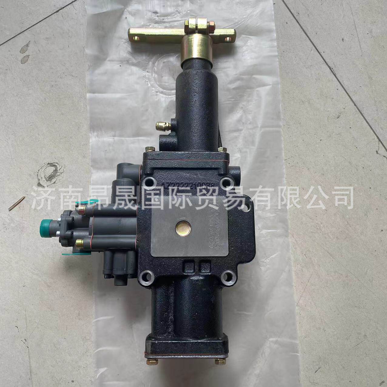 重汽HOWO T7H 汕德卡19710变速箱配件 小盖总成带阀 AZ2203210040