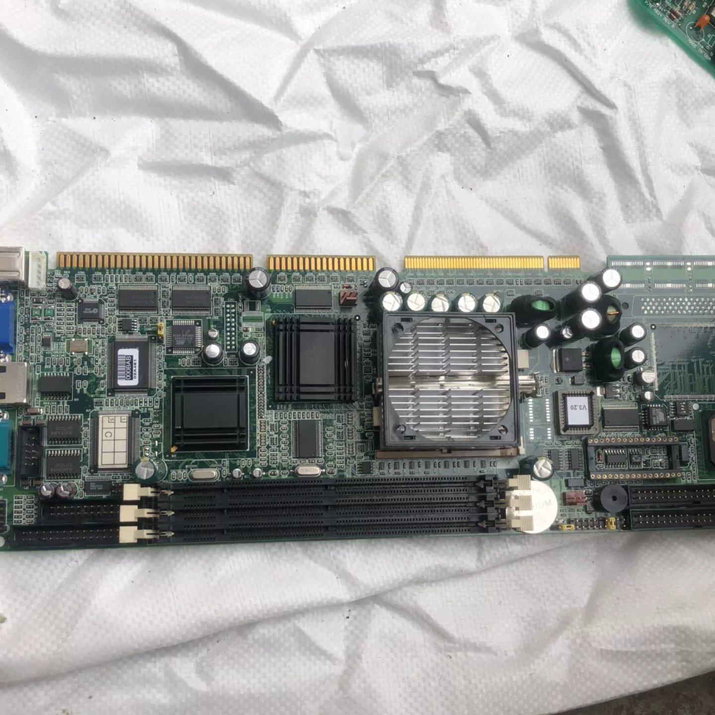 询价PCA-6179 REV:A1 集成显卡 网卡 SCSI 接可维修