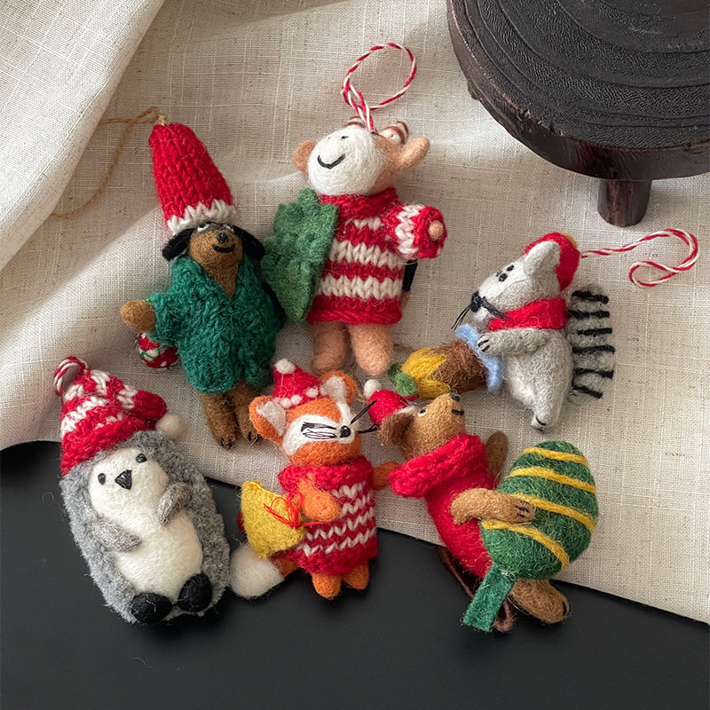 2025圣诞挂件羊毛毡包挂可爱小狗刺猬牛动物玩偶配饰圣诞礼物装饰