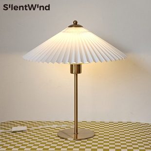 复古轻奢书房卧室白色布艺铜高端伞形台灯 床头灯温馨桌面氛围灯