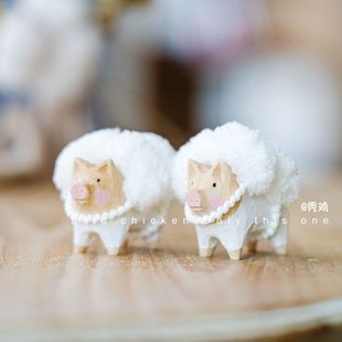 可爱实木雕刻绵绵猪桌面摆件送礼 贵妇小猪 秃鸡 披着羊皮
