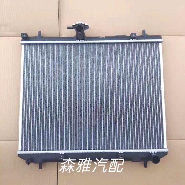 使用一汽森雅M80S80自动手动发动机冷却水箱散热器散热网总成配件