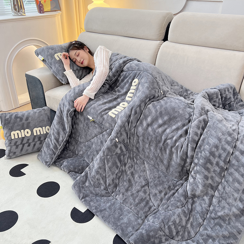 冬加厚牛奶绒车载抱枕被子两用A办公室沙发午睡枕头二合一汽车靠