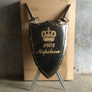 中世纪古罗马铁艺盾牌壁挂 宝剑装饰酒吧ktv网吧墙壁挂件拍摄道具