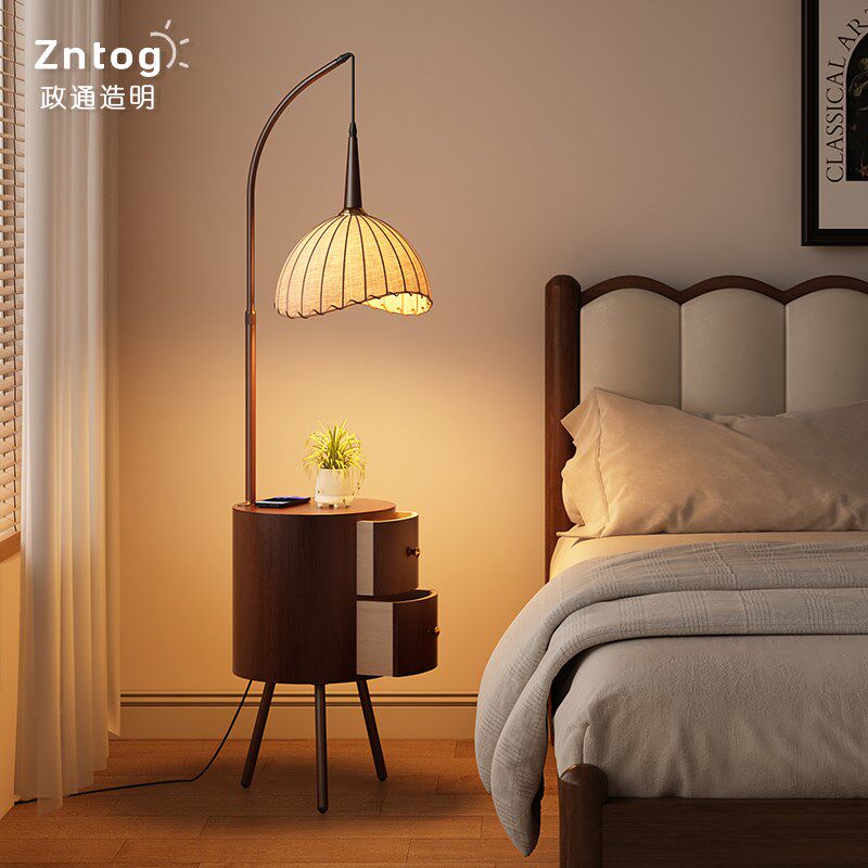 2025新款落地灯卧室q床头柜一体台灯中古风客厅沙发旁边几抽屉收