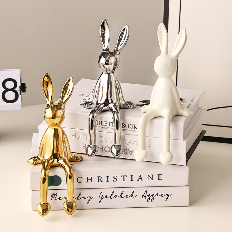 坐姿长耳a朵兔子电镀摆件轻奢样板房间卧室书架隔断酒柜桌面装饰