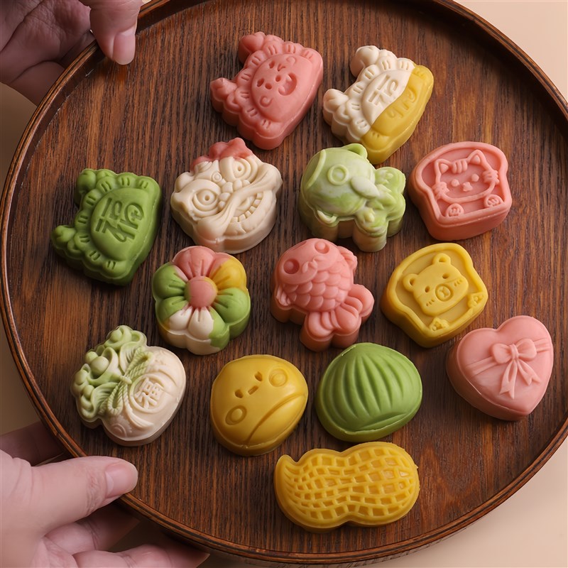 2024新款醒狮国l潮风迷你手工月饼模具卡通小号广式流心冰皮糕点