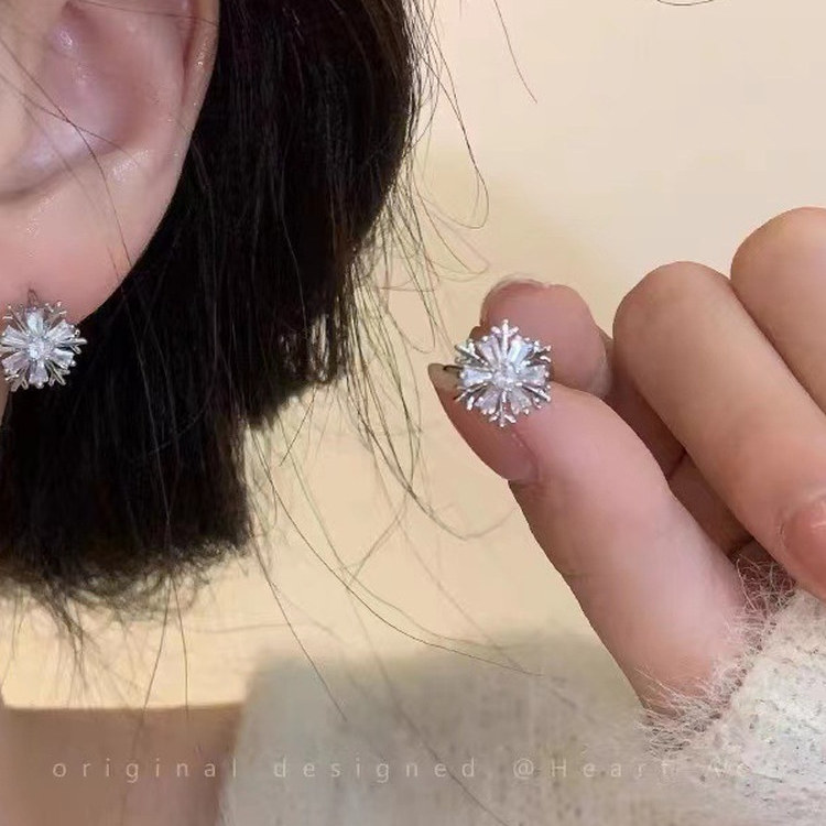 【下单立减50】 小香风雪花耳环奢华镶钻天然锆石太阳花耳钉_WF2
