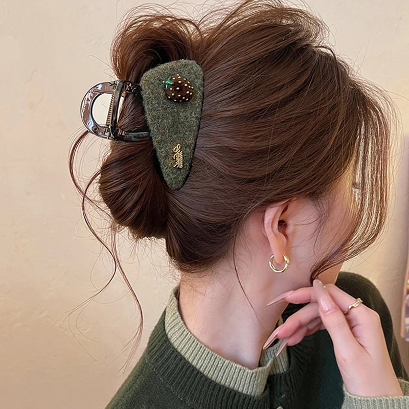 【下单立减50】新款草莓毛毡三角抓夹女高级感鲨鱼夹发夹发饰_ZY,居家日用,居家日用套装,淘宝优惠券,粉丝福利购,淘宝优惠卷