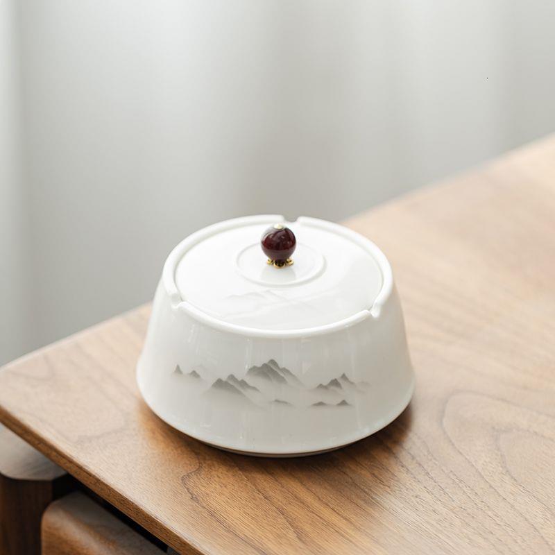 青花陶瓷烟灰缸带盖防飞