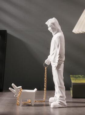 创意件摆件现代抽象人遛狗班克西家物居车载人摆件办0000公摆饰品