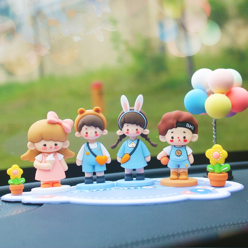 情侣娃娃车载摆件高档创意可爱卡通女中控台装饰汽车内.饰车上用