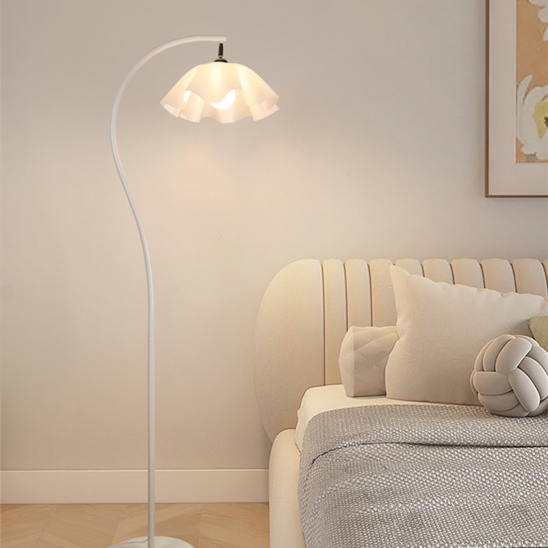 客厅沙发旁墙角灯奶油风装饰落地灯氛围J现代简约卧室床头立式台