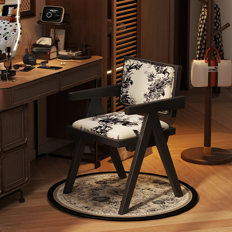 中古风实木梳妆凳化妆椅女生卧室梳妆台靠L背椅轻奢复古昌迪加尔