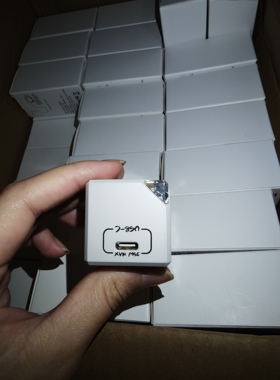 快充不等待颜值不妥协 35W氮化镓快充头 便携与质感兼得