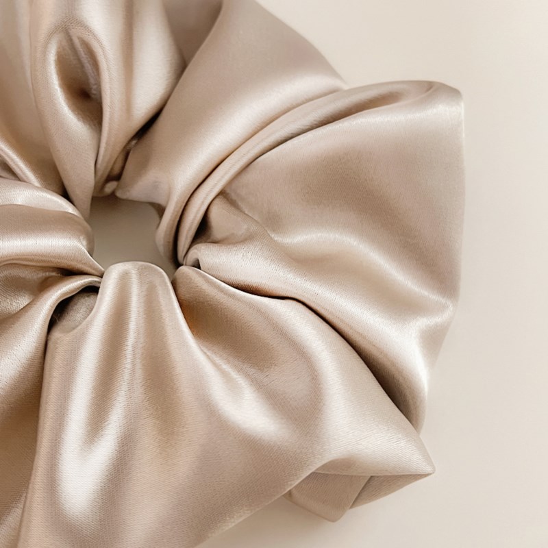 大肠发圈超大缎面绸缎高级感奶油高品质18cMm显发量扎头头花头绳