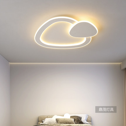 卧室吸顶灯简约现代网红led极简主卧室灯具温馨浪漫房间广东中山