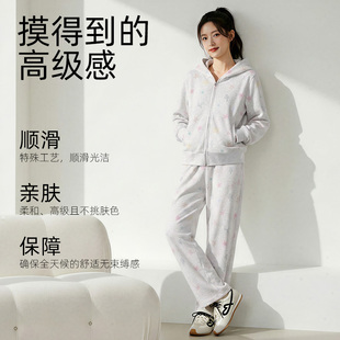 马克华菲女装印花肌理感连帽套装女2026年新款春装时尚气质两件套