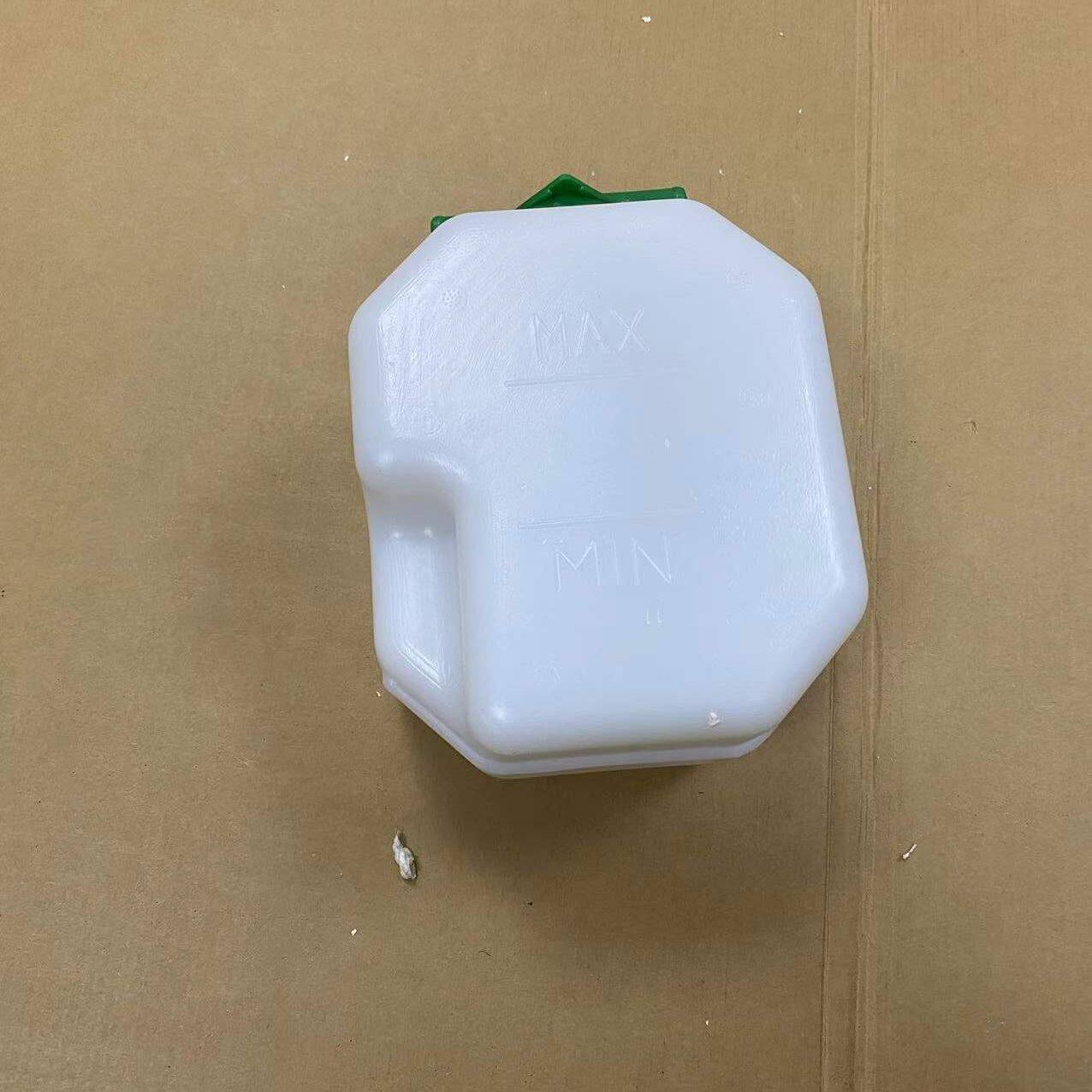 适用新能源汽车东风御风EM26副水壶水箱付水壶防冻液水壶配件