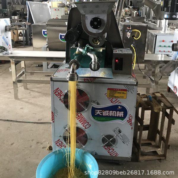 新型全自动玉米面条机 鲜面条荞麦面成型机 电动轧面机,厨房/烹饪用具,面条机/压面机,淘宝优惠券,粉丝福利购,淘宝优惠卷