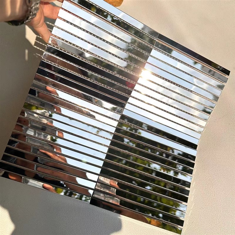 长条银色镜面金属马n赛克不锈钢瓷砖条酒店吧台餐厅别墅KTV背景墙