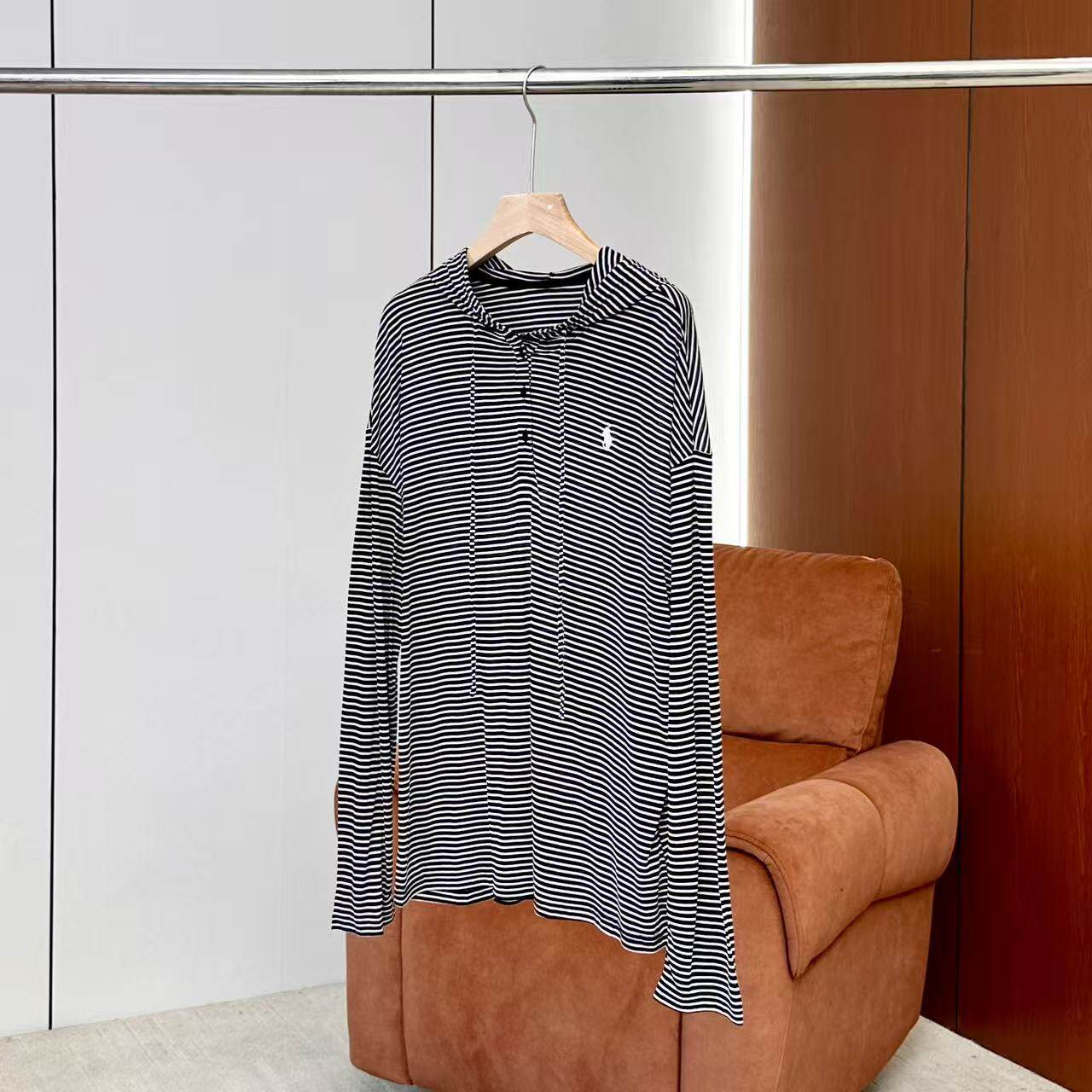 【妍妍粉丝专享】26新款刺绣条纹连帽抽绳长袖T恤ONST156636142