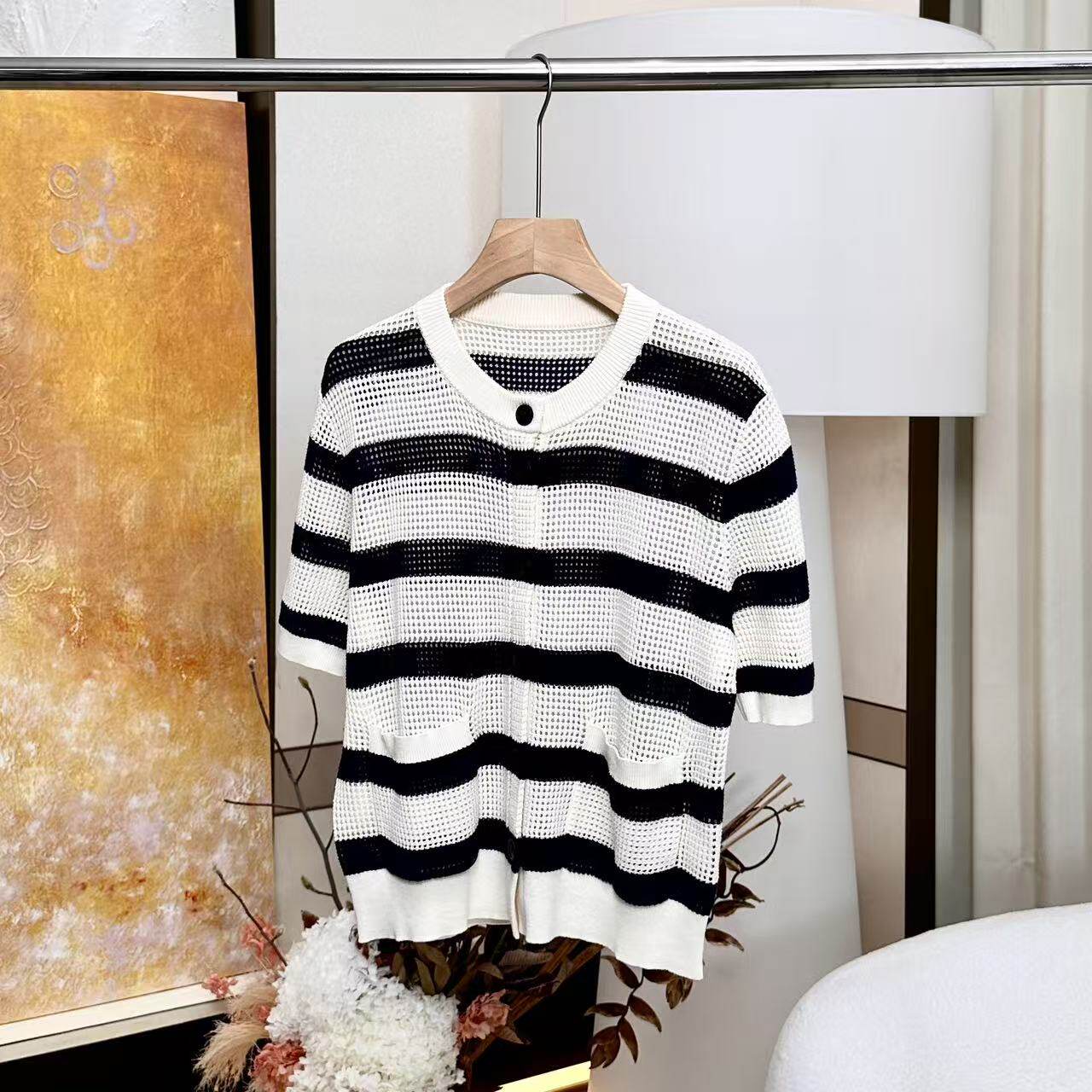 【妍妍粉丝专享】26春季新款条纹镂空针织开衫ONST24636091