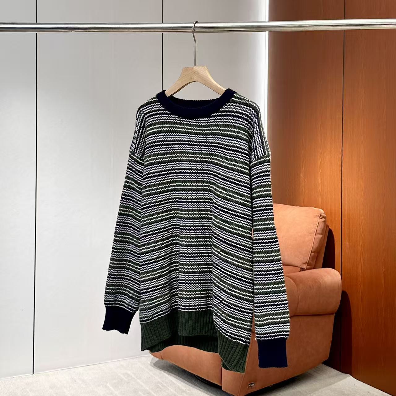 【妍妍粉丝专享】25新款复古条纹毛衣ONSM2045125788