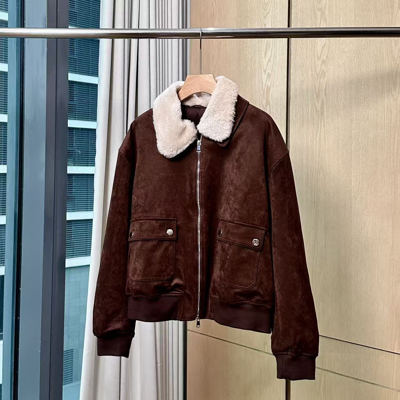 【妍妍粉丝专享】复古风白鹅绒毛领夹克短款羽绒服ONWJ105115671