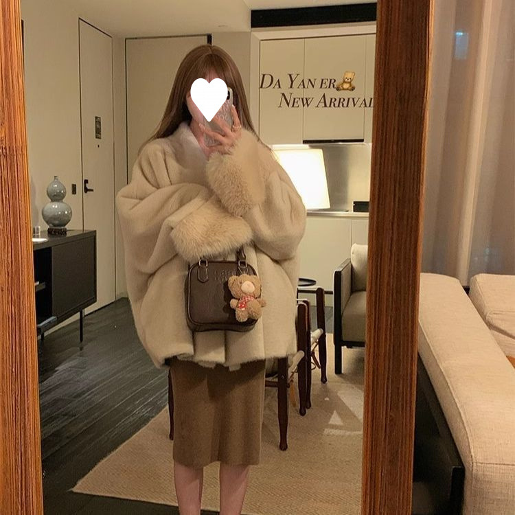 2025秋冬新款仿貂毛皮草外套女名媛风宽松版时尚大衣米杏色