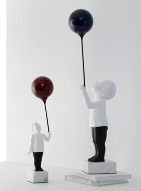 现代简约别墅装饰红色气球男孩摆件样板房卧室壁柜软装摆设