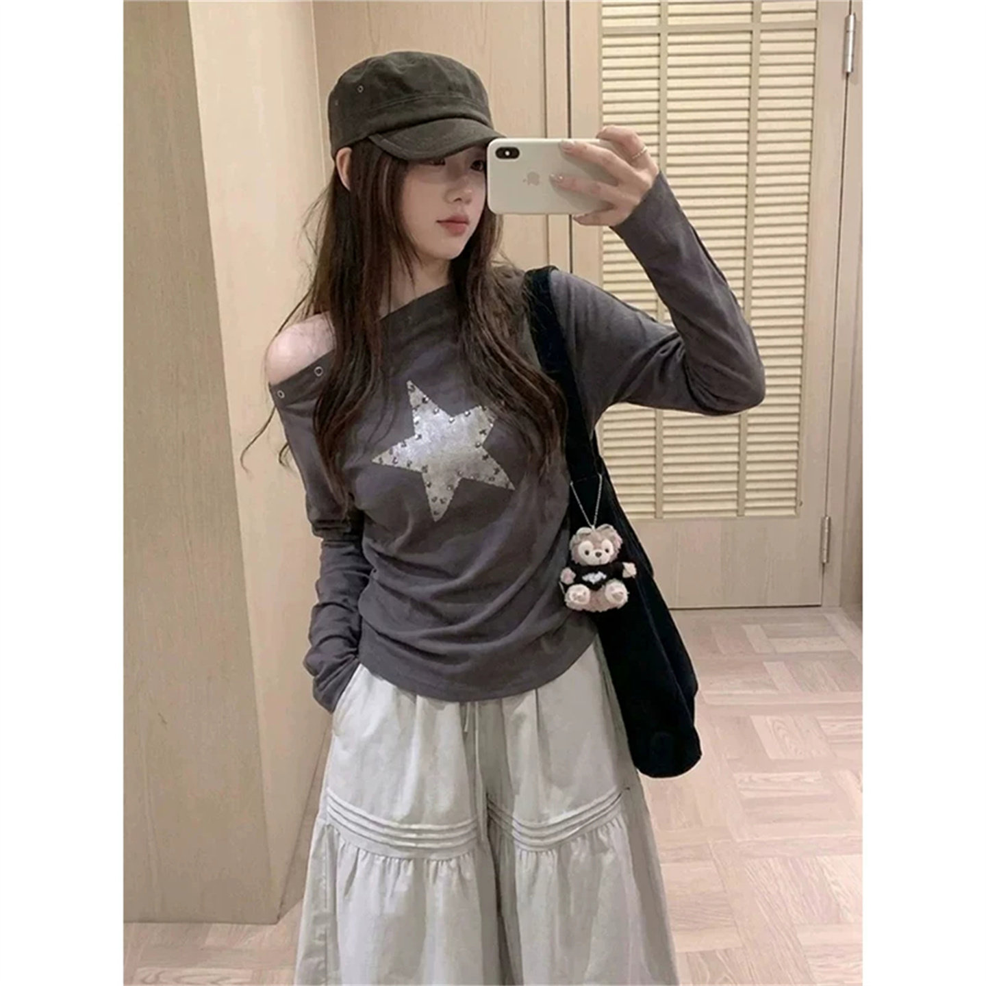 韩系纯欲斜肩铆钉星星印花长袖t恤女秋季慵懒风显瘦辣妹露肩上衣