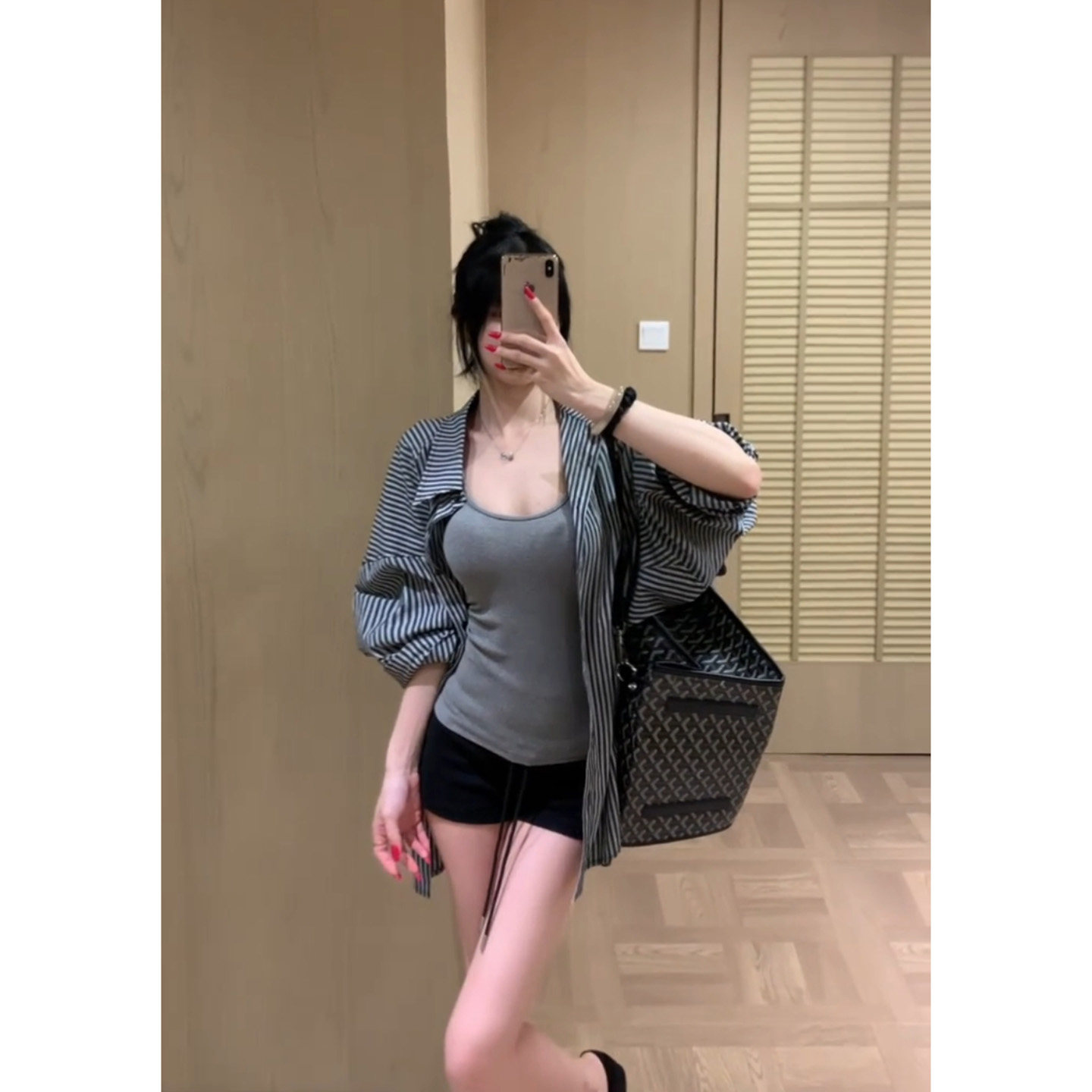 韩系复古黑色条纹polo领衬衫女夏图片