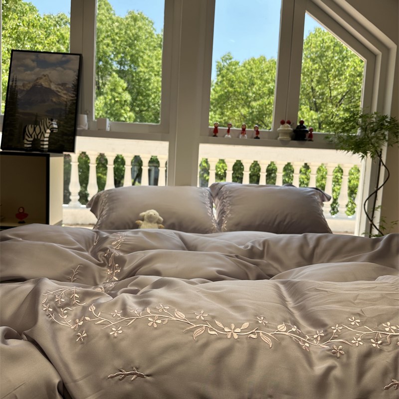 60s兰精天丝紫色小碎花刺绣夏w季凉感四件套1.5m1.8米丝滑床单被