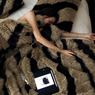 花田小汐 ins阿尔坦轻奢时尚狐狸毛长毛毯沙发盖毯披肩午睡小毯子