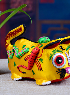 五毒布老虎民间工艺品老虎枕头宝宝婴儿满月小礼品布艺压惊摆件