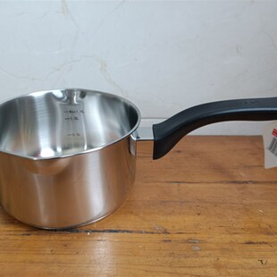 愛仕達出口台湾版 16cm双导流嘴304不锈钢奶锅 单柄汤锅 内有标尺