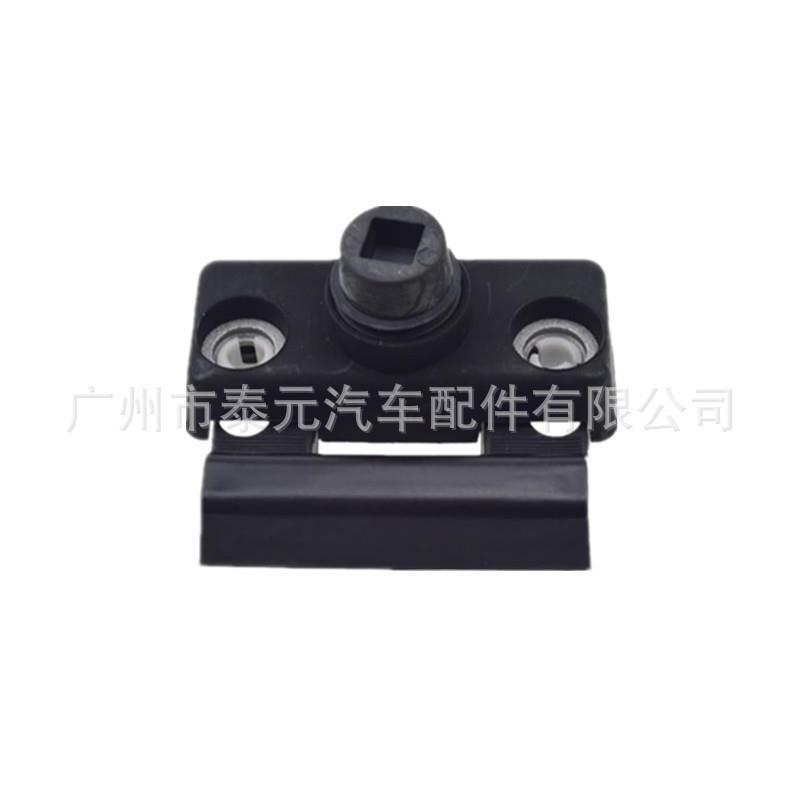 适用于奔驰E级W211后尾箱胶垫缓冲胶垫2117500097