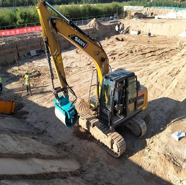 挖机滚筒夯实机 道路建设路面打夯器 压实深度可控