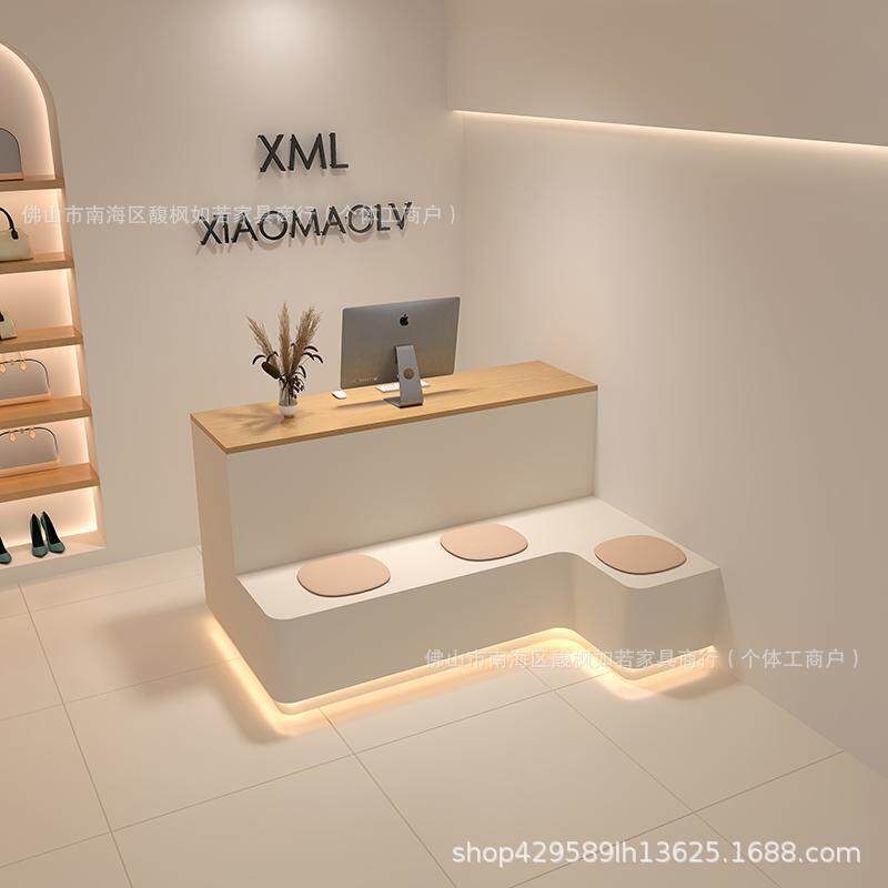 奶油风吧台收银台带休息凳柜台服装店铺小型童装店女装店简约吧台