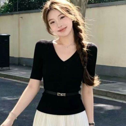 法式气质百褶连衣裙子女2026新款夏季穿搭一整套上衣半身长裙套装