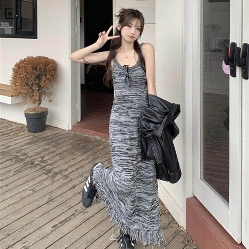 蕾朵法式绝美吊带针织连衣裙 秋季新款条纹流苏显身材背心长裙子