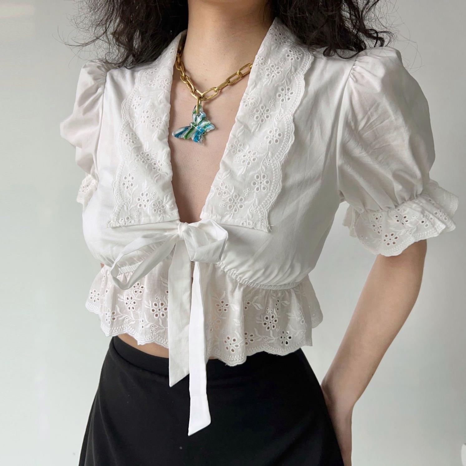 法式宫廷风泡泡袖刺绣花边绑带性感百搭白色衬衫女短款上衣衬衫