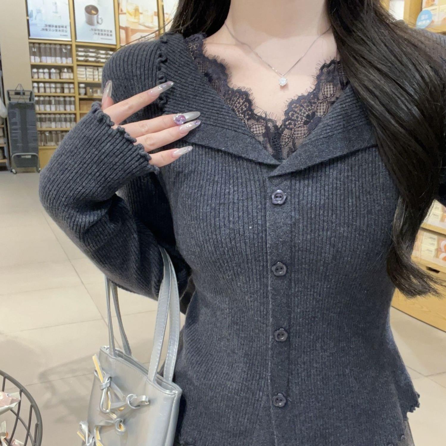 法式温柔蕾丝拼接V领木耳边针织打底衫上衣女高级感修身内搭毛衣~
