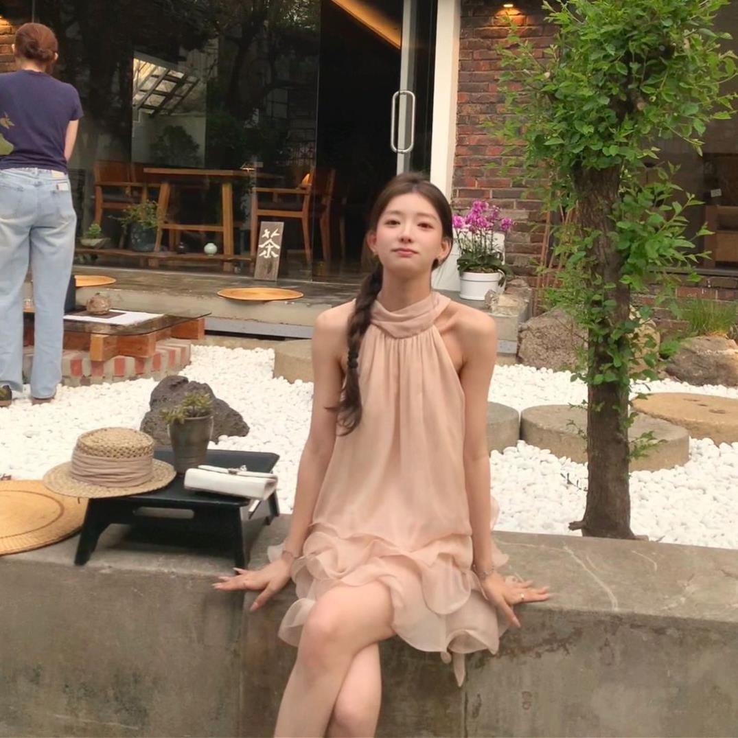 韩系蛋糕精致小套装裙子女2026夏季荷叶边温柔风挂脖连衣裙两件套