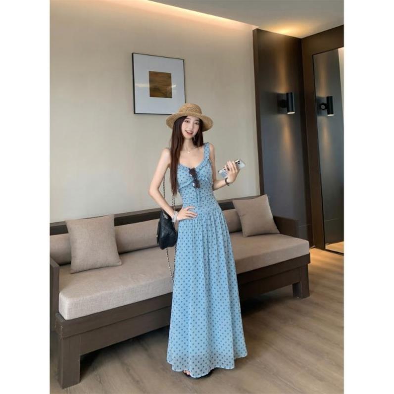 木耳边波点吊带连衣裙女2026夏季新款法式气质收腰显瘦大摆长裙子