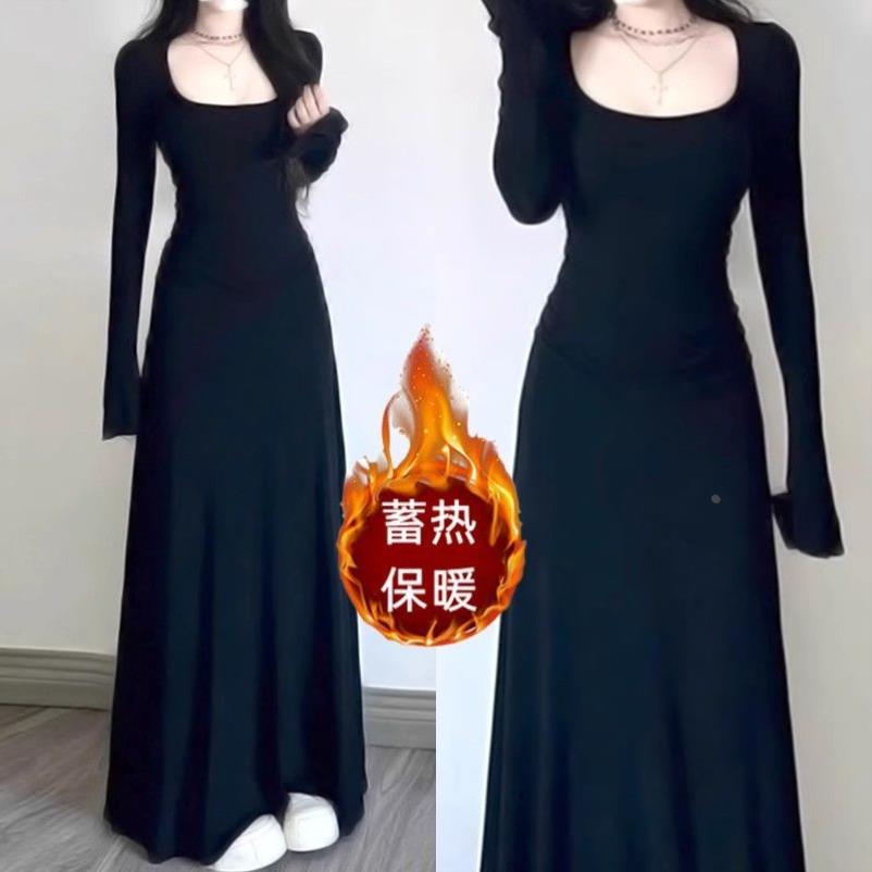 胖mm2-300斤大码磨毛保暖方领长袖连衣裙秋冬长裙气质收腰打底裙